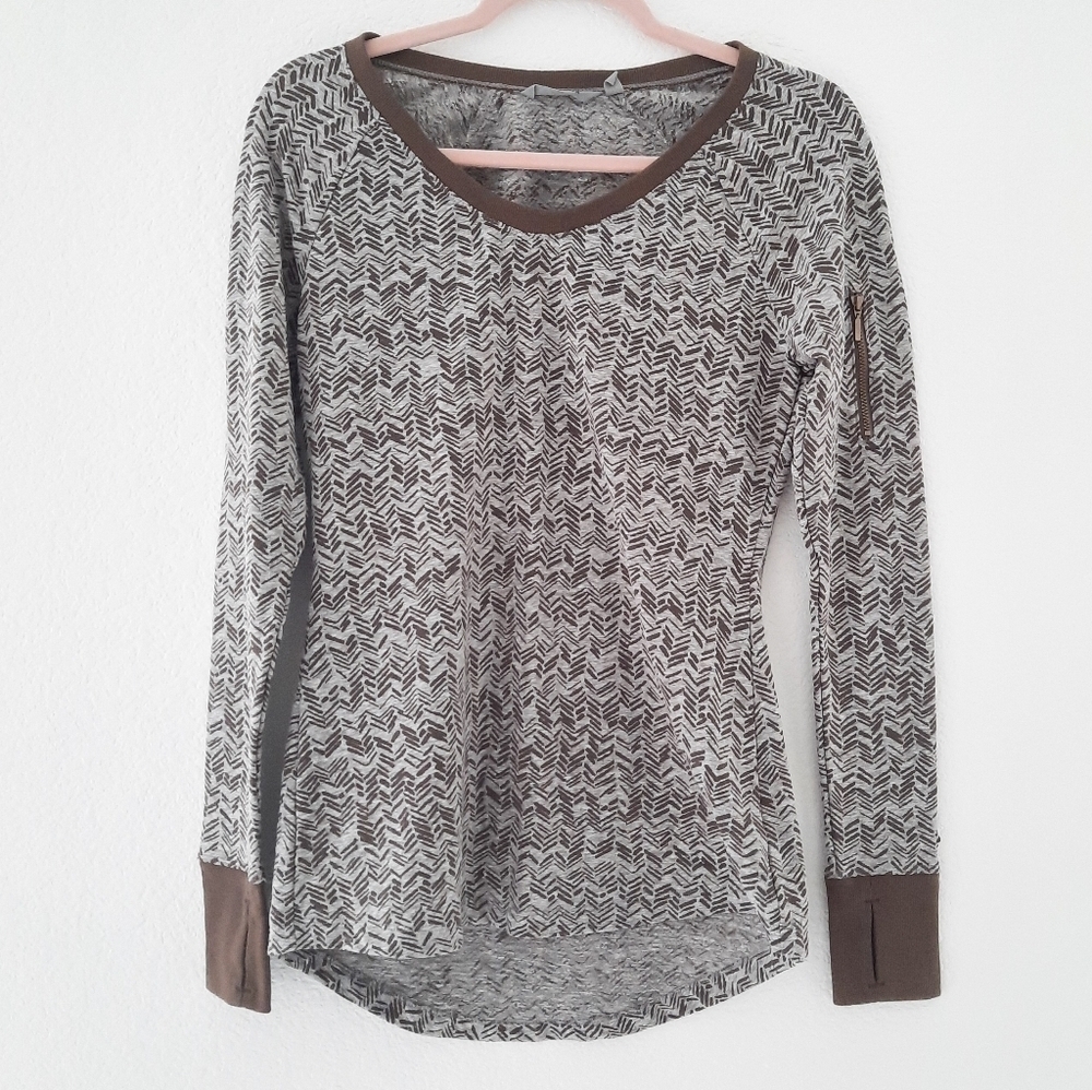 ATHLETA Long Sleeved Knit Top w/ Finger Holes S